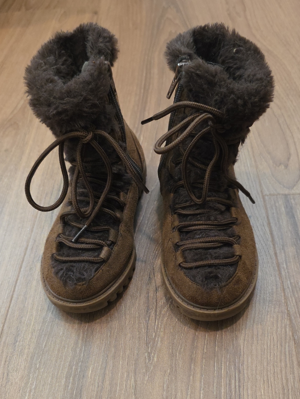 Girl’s GAP Brown Faux-Fur Lace-Up Winter Boots. Size 12.